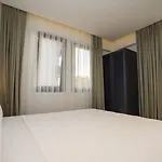 Channel Aparthotel
