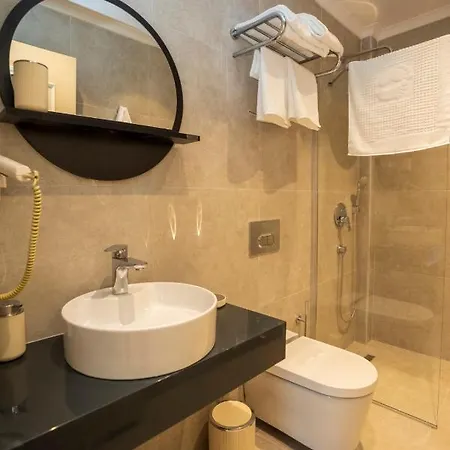 Channel Aparthotel